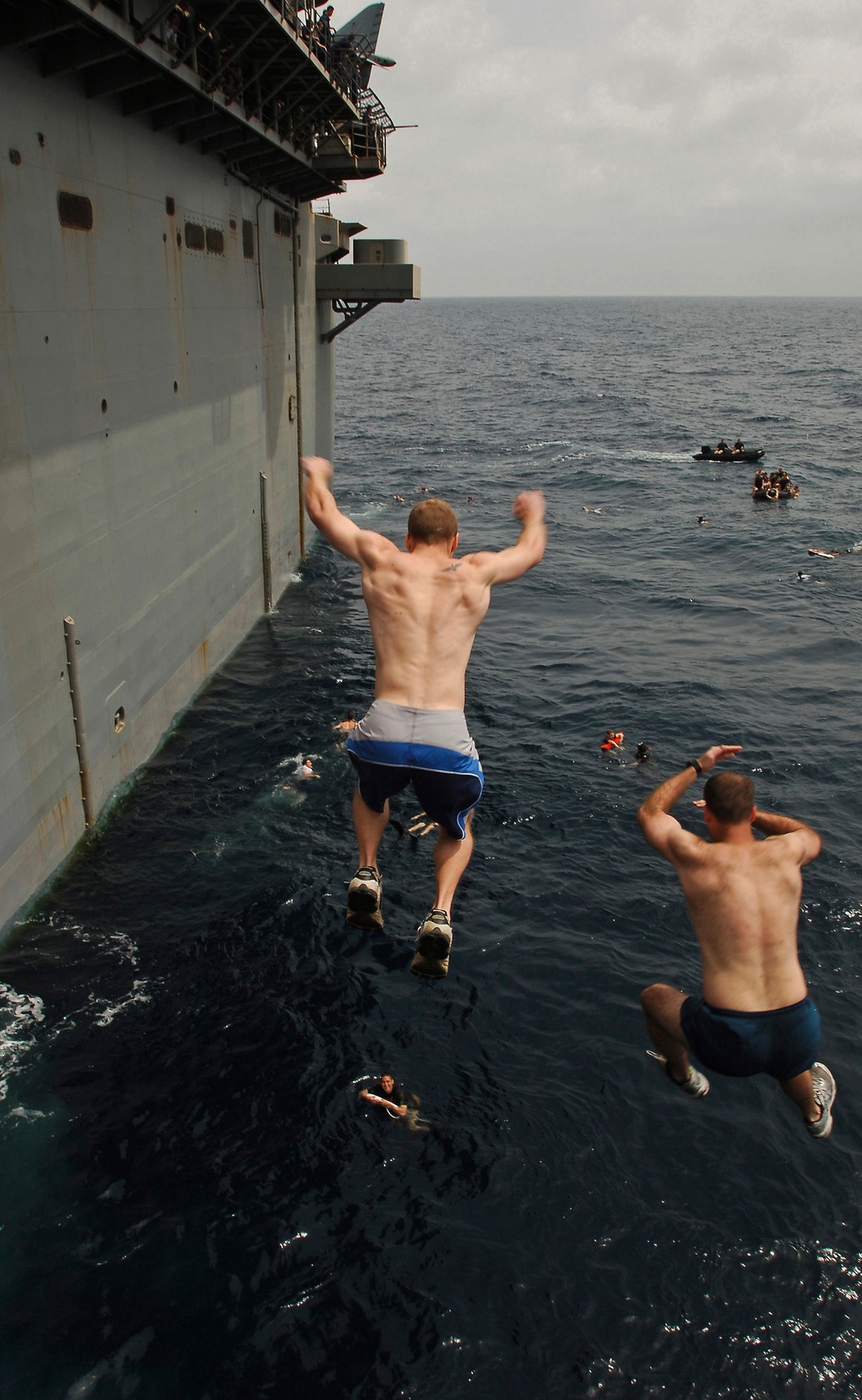 USS Tawara holds swim call