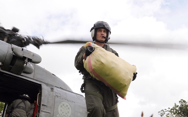 USS Ronald Reagan assist in relief efforts in the wake of Typhoon Fengshen