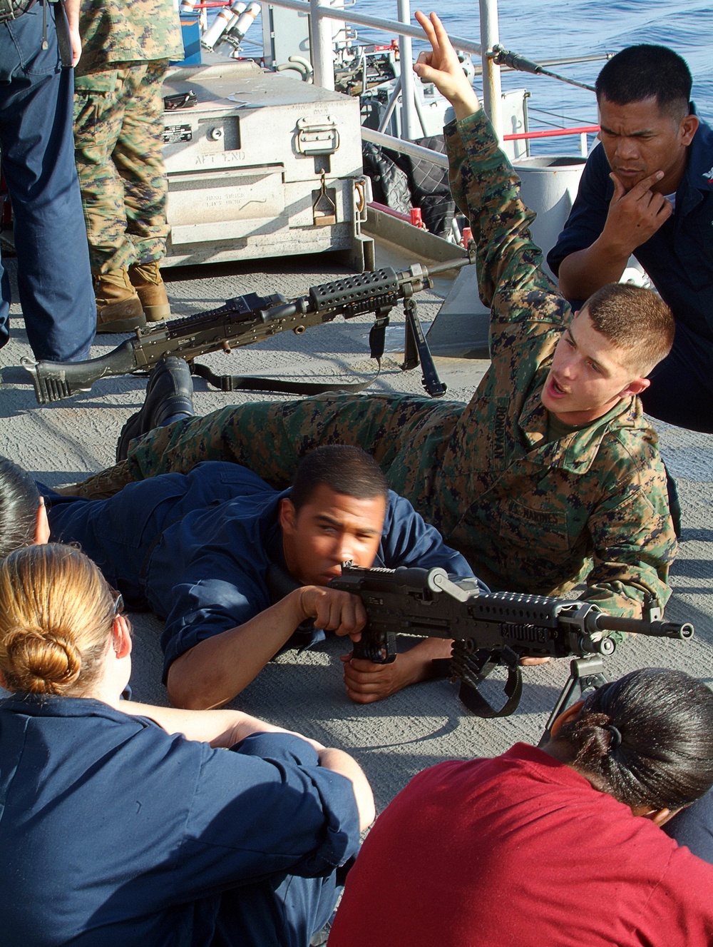 USS Harpers Ferry Sailors learn combat techniques
