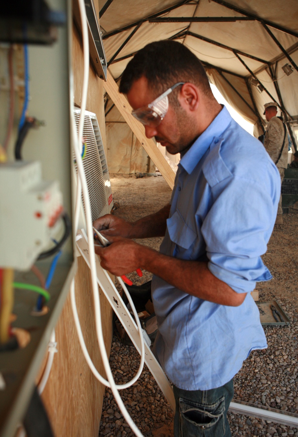 IP's take part in CLB-1's Generator and Electrical Maintainer's Course