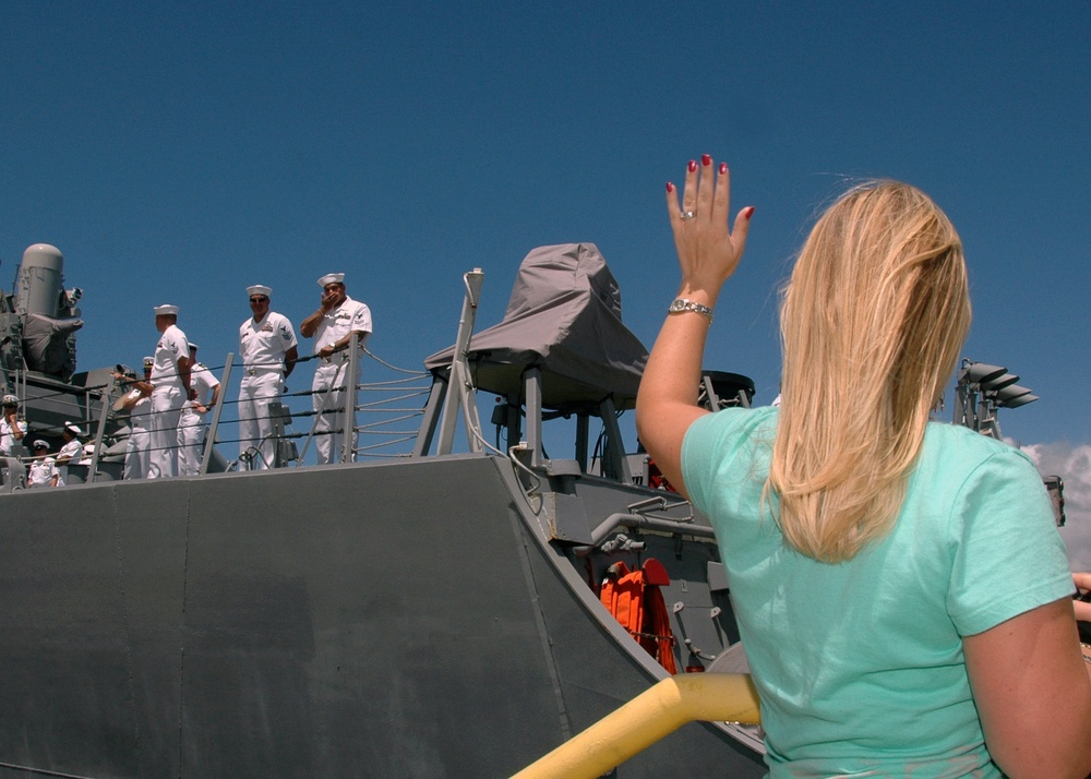 USS Russell Departs