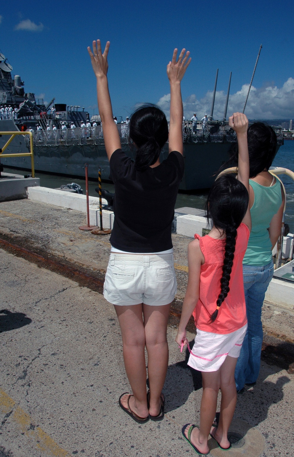 USS Russell Departs