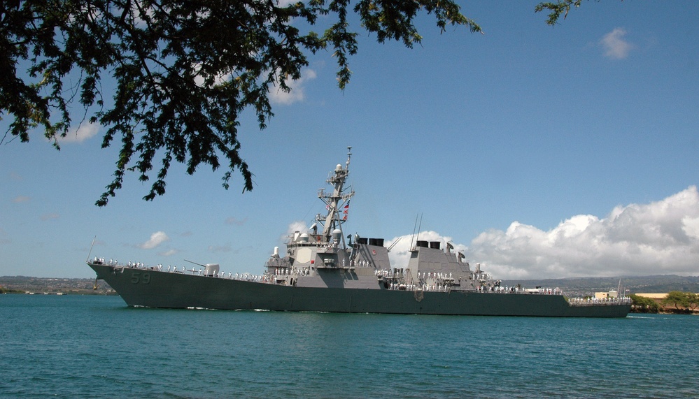 USS Russell Departs