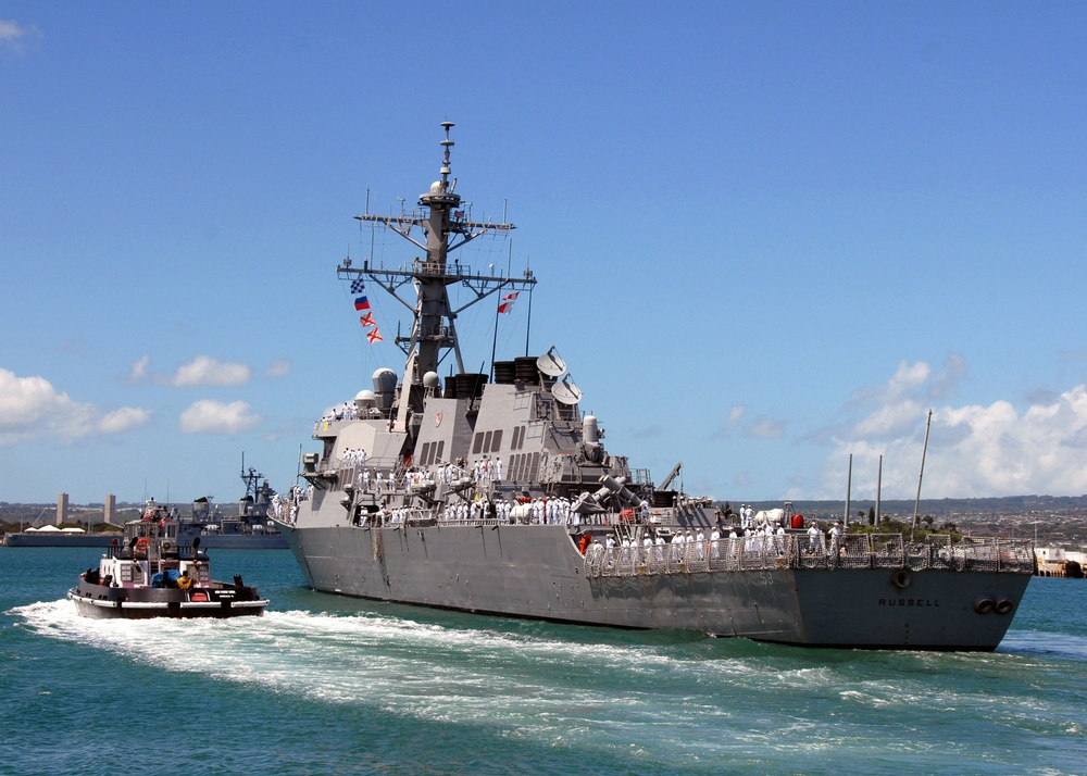 DVIDS - Images - USS Russell departs [Image 2 of 2]