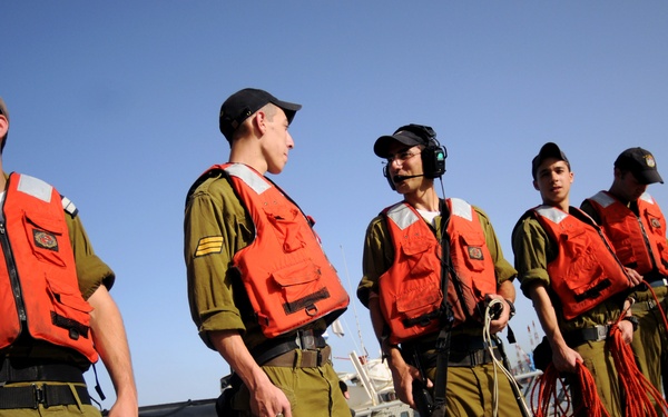 Line handling duties performed on the INS Lavha