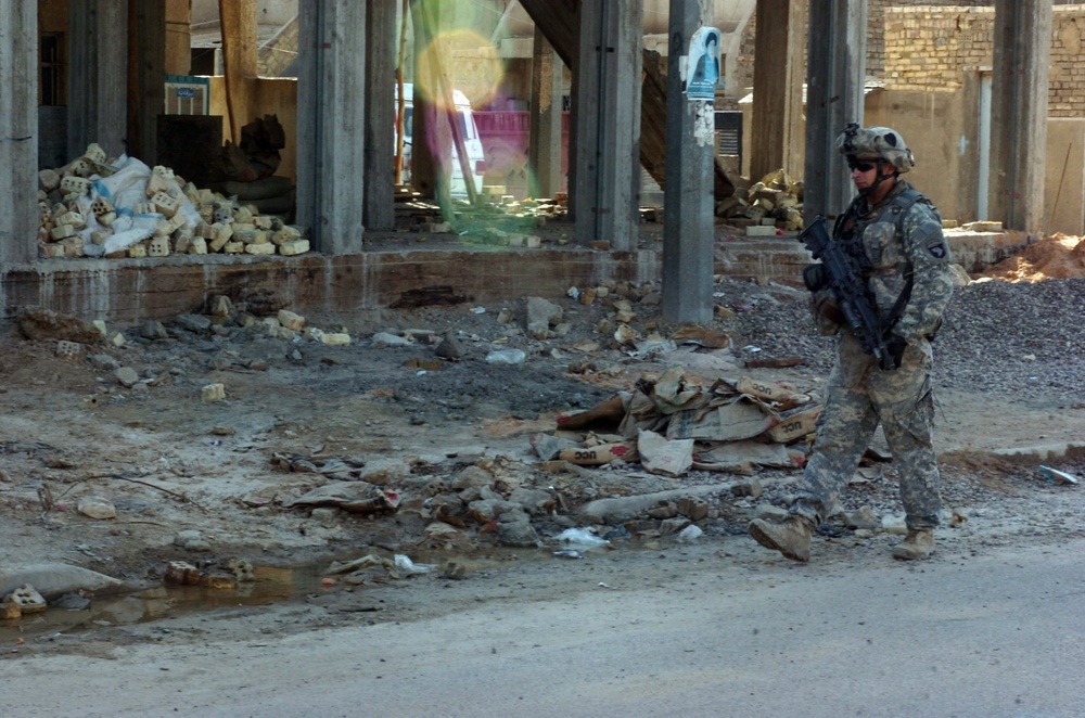 101st Soldiers patrol western Baghdad neighborhood of Hurriyah