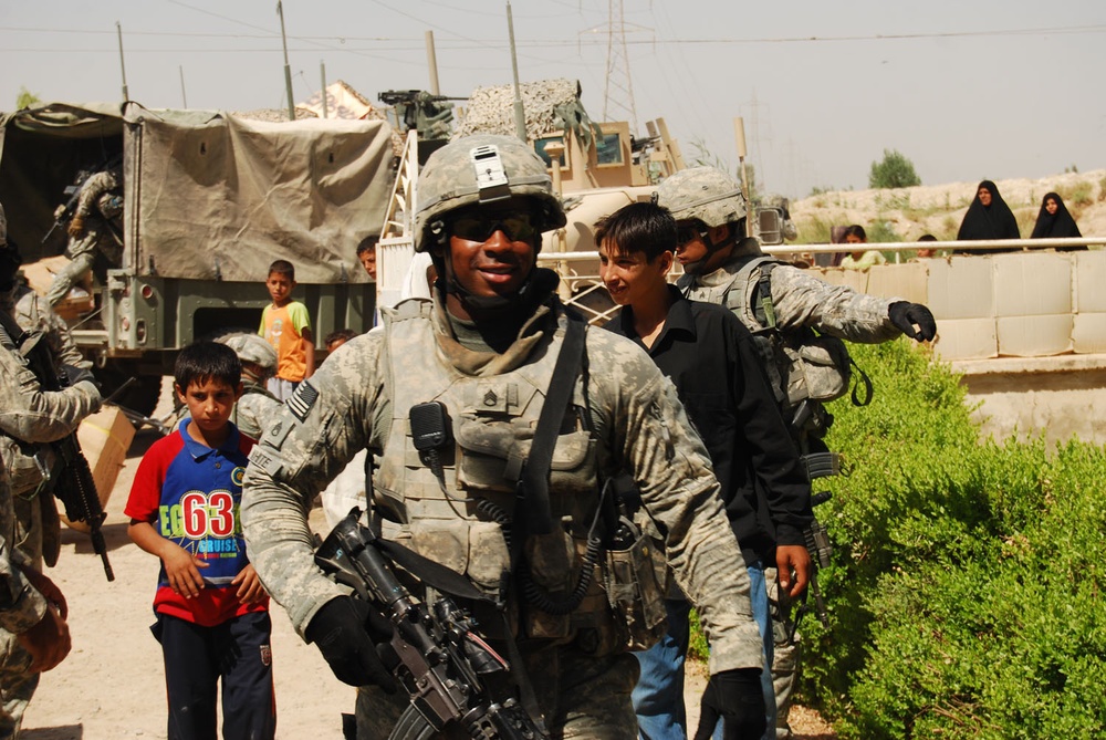Gimlets, Iraqi doctor aid village with free medical care