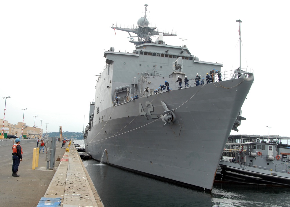 USS Germantown arrives in Seattle