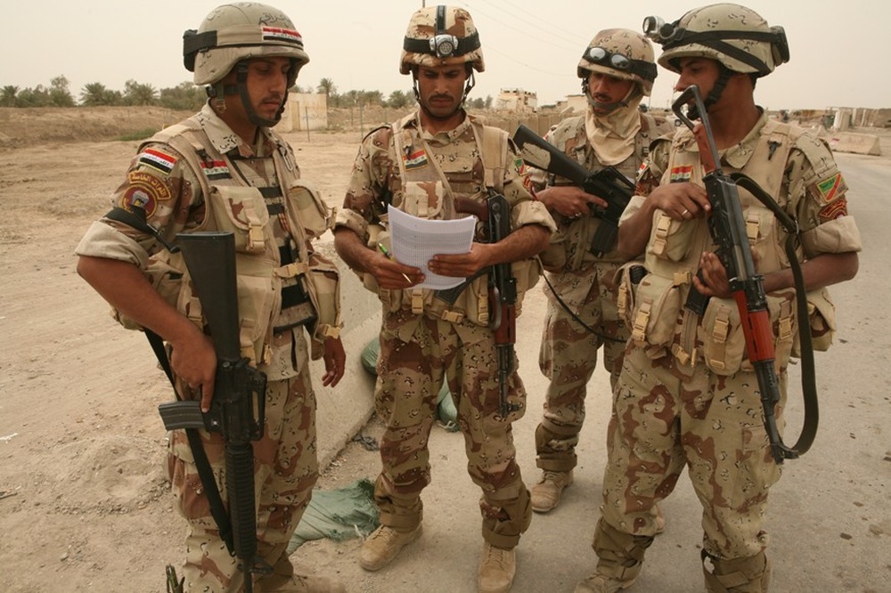 DVIDS - Images - Warriors, Iraqi Army Work together to secure the people