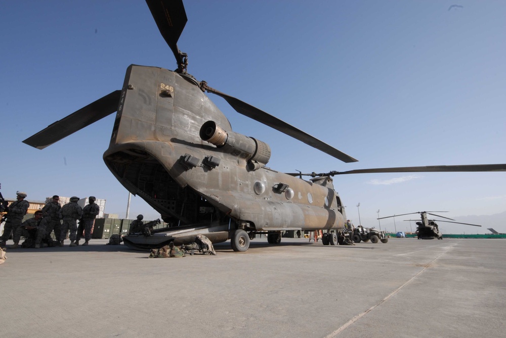 DVIDS - Images - California guard supplies Afghan troops [Image 2 of 2]