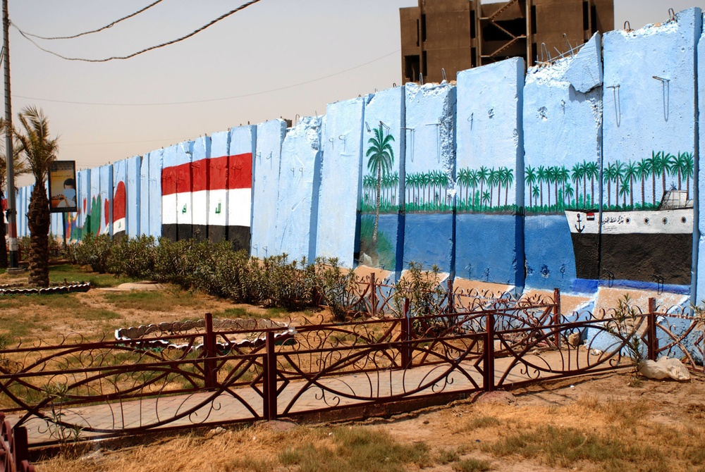 Sadr City walls earn colorful makeover