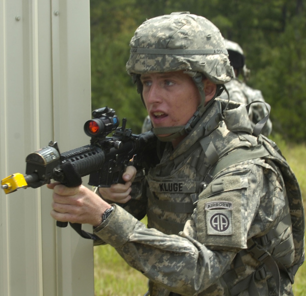 Chaplains, assistants train on realistic battle drills during exercise