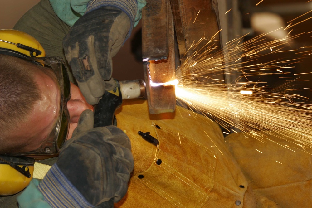 Marines melt through problem; weld solution