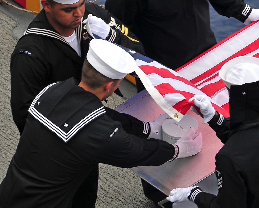 DVIDS - Images - USS Tarawa burial at sea [Image 3 of 3]