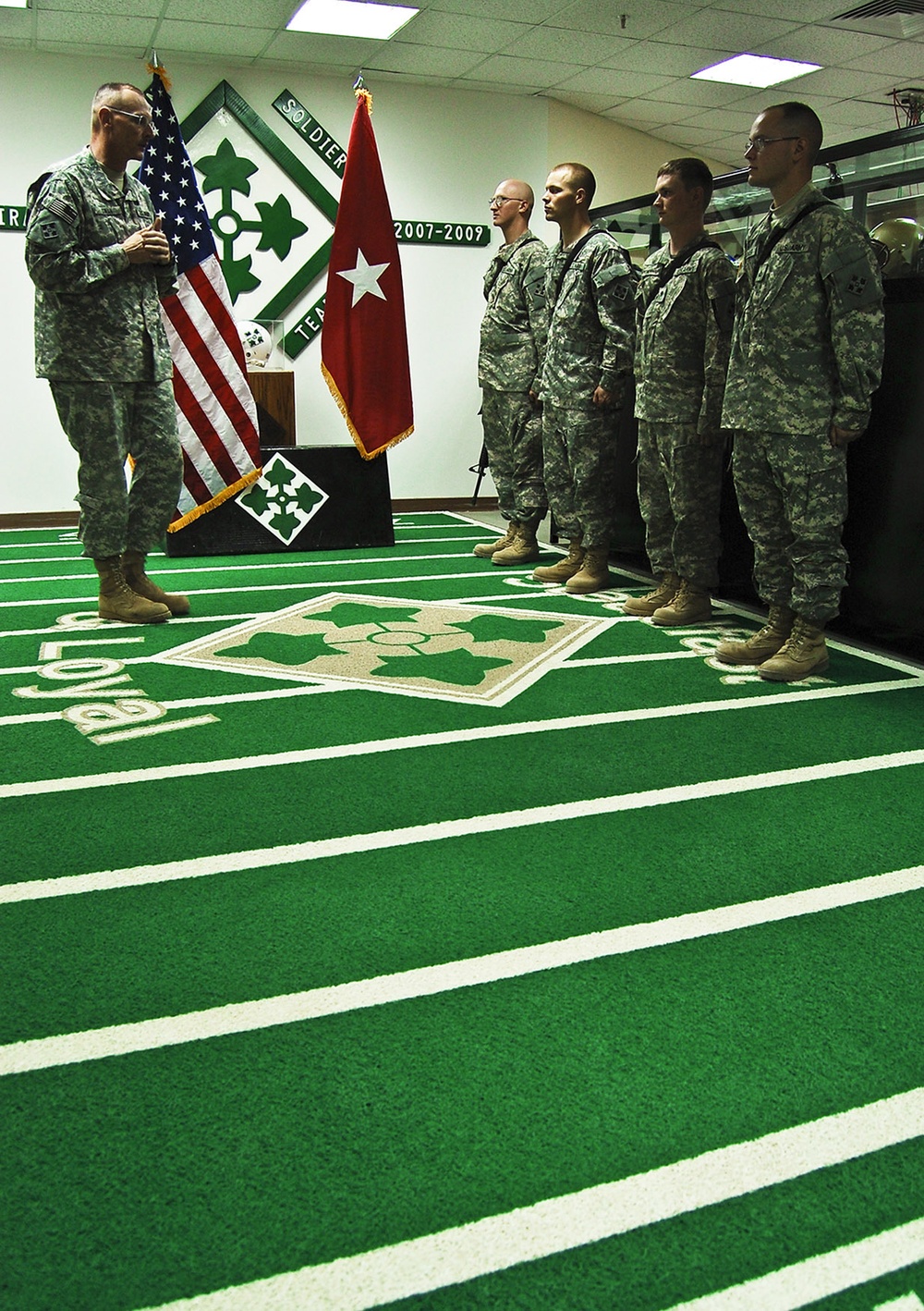 CAB meets retention goals, celebrates with ceremony in Baghdad - Final four Soldiers renew commitment to U.S. Army