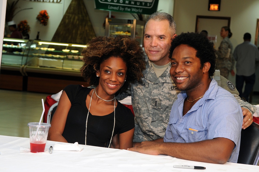 American Idol legends support troops in Southwest Asia