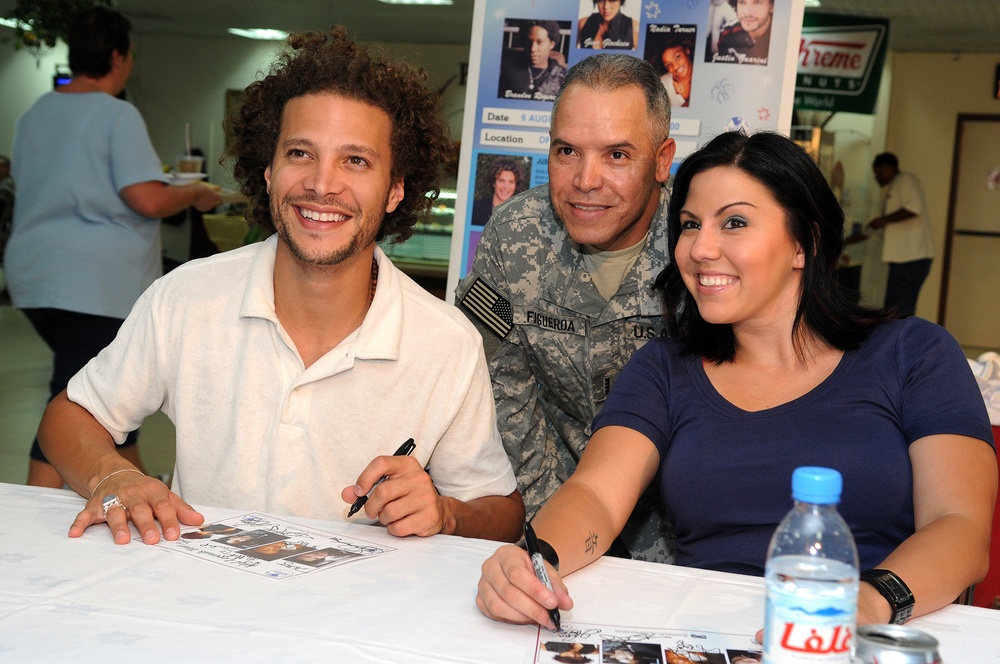 American Idol legends support troops in Southwest Asia