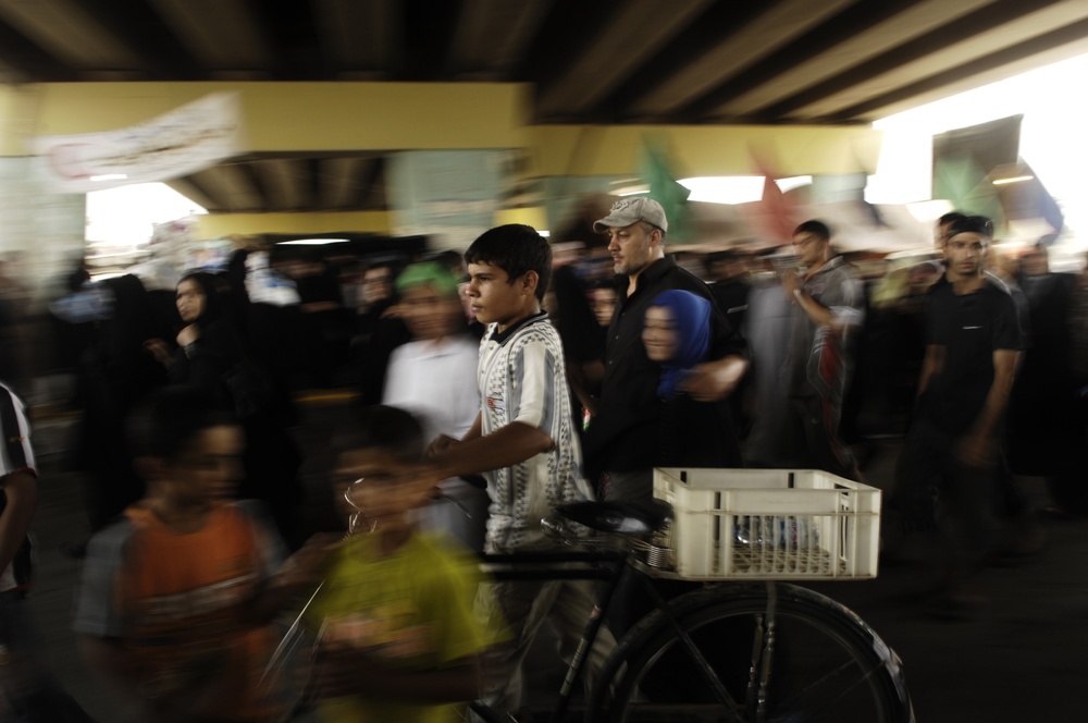 Iraqi Citizens Participate in Pilgrimage