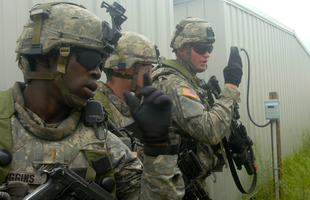 Combat patrol exercise for paratroopers