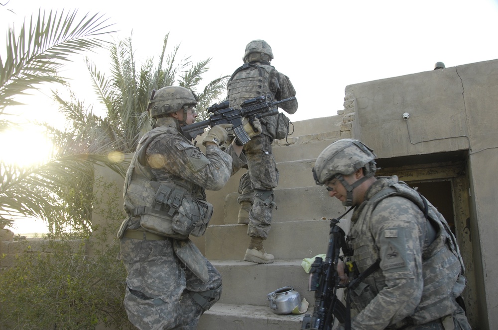 1st Armored Soldiers conduct Operation Iron Pursuit