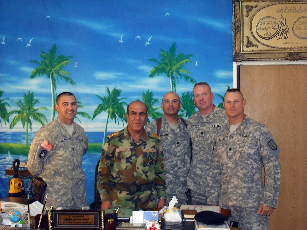 Key leaders from 926th, 890th, 46th Eng. battalions visit with Iraqi Eng. Cdr.