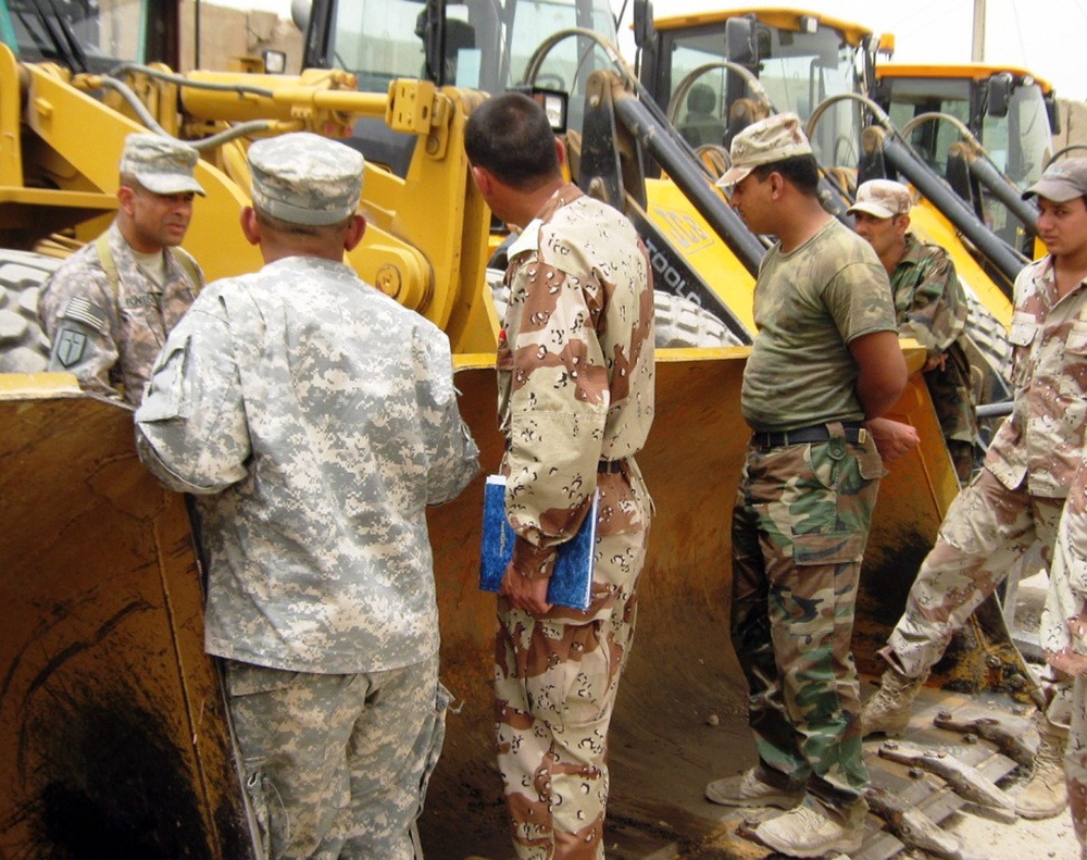 Key Leaders From 926th, 890th, 46th Eng. Battalions Visit With Iraqi Eng. Cdr.