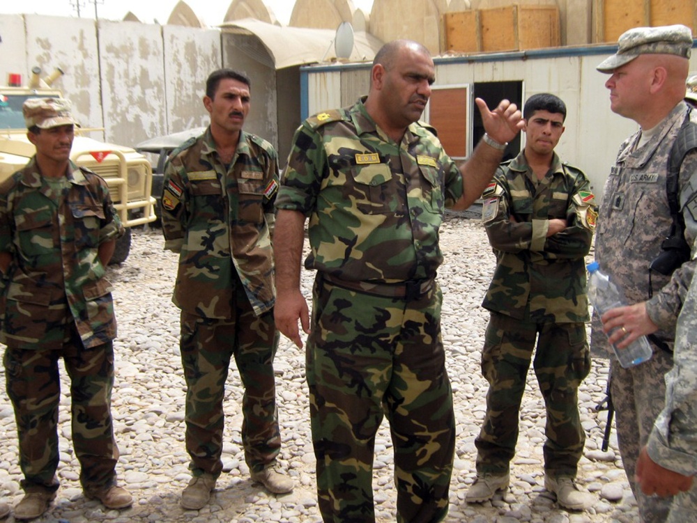 Key leaders from 926th, 890th, 46th Eng. battalions visit with Iraqi Eng. Cdr.