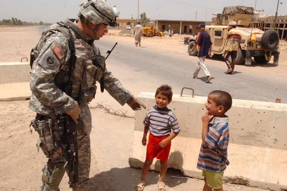 Coalition force MPs and IP team up to patrol Yethrib