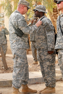 Raider BCT recognizes MND-B Soldiers for courage, service and loyalty under attack