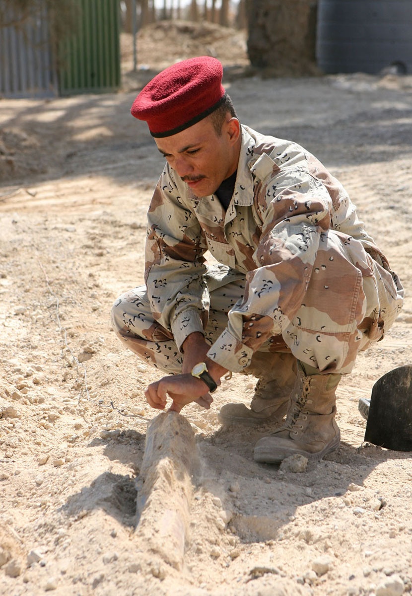 Iraqi soldiers train to keep roads safe