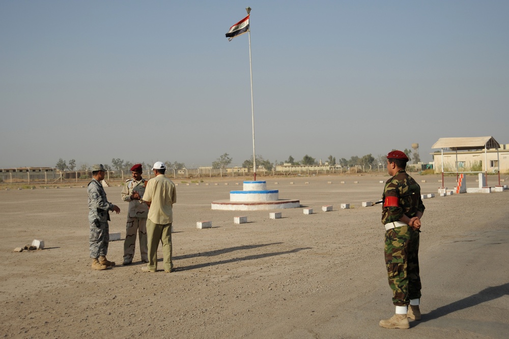 U.S. Airman Works With Iraqi Sergeant Major