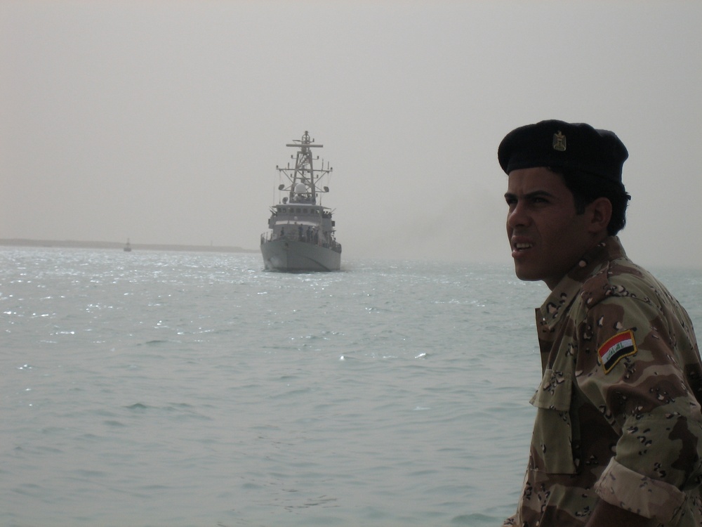 USS Firebolt Makes Port Visit to Iraq