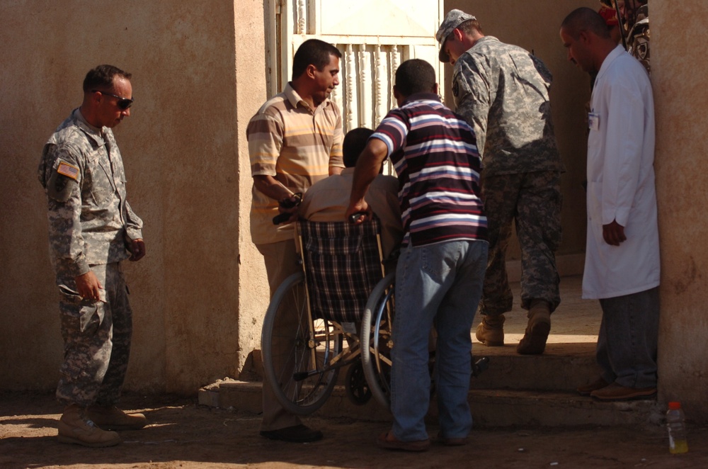 7th Sustainment Brigade, Coalition Forces Provide Medical Support for Local Iraqi Town