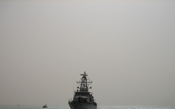 USS Firebolt Makes Port Visit to Iraq