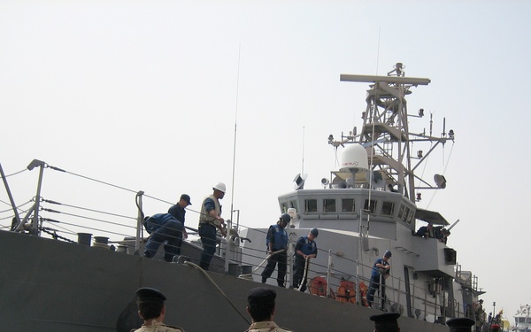 USS Firebolt Makes Port Visit to Iraq