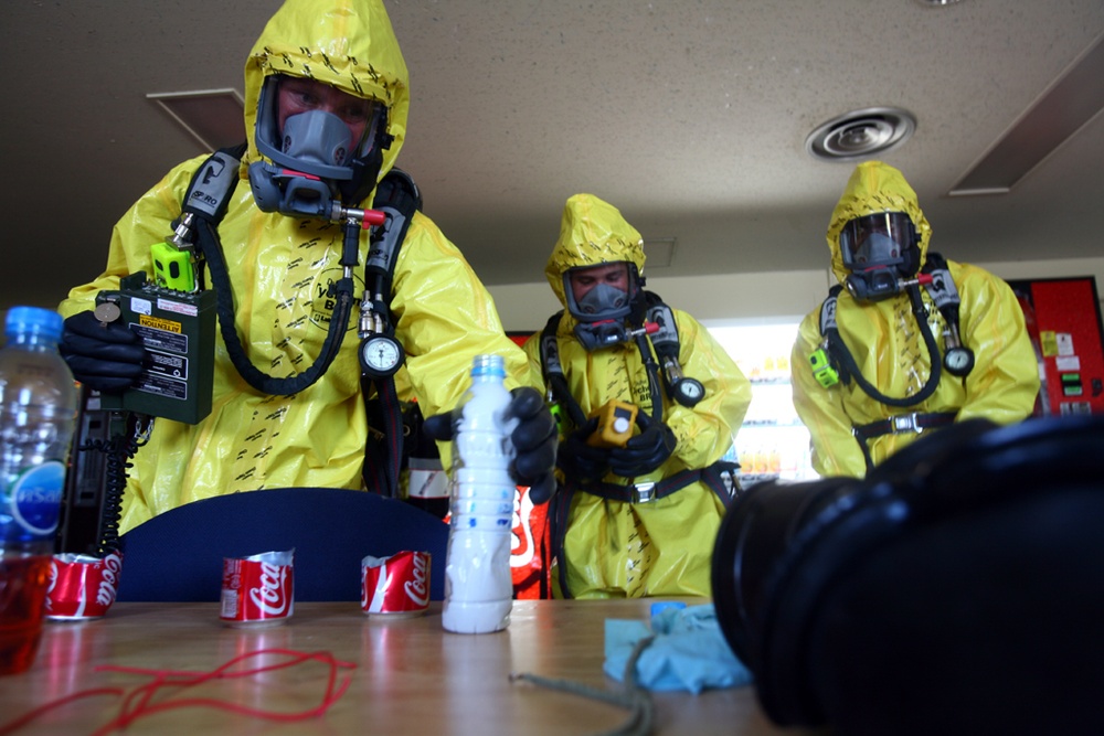 31st MEU Tackles CBRN Course on Okinawa
