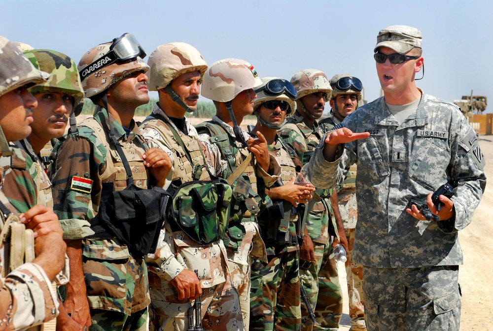 Iraqi Army participate in Vanguard route clearance class