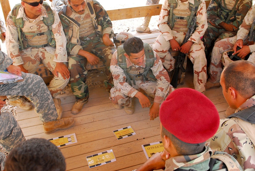 Iraqi Army participate in Vanguard route clearance class