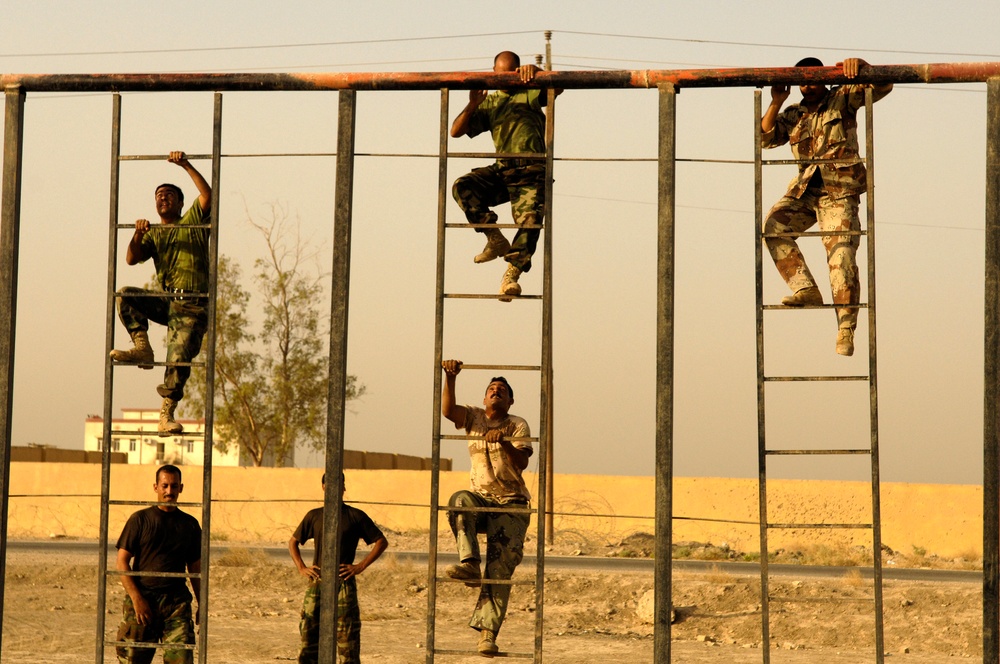 Iraqi Soldiers Conduct Physical Training