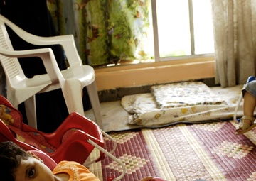 U.S. Soldiers visit elementary school