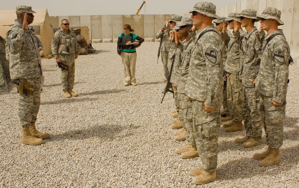 Artilleryman reenlists for t-shirt