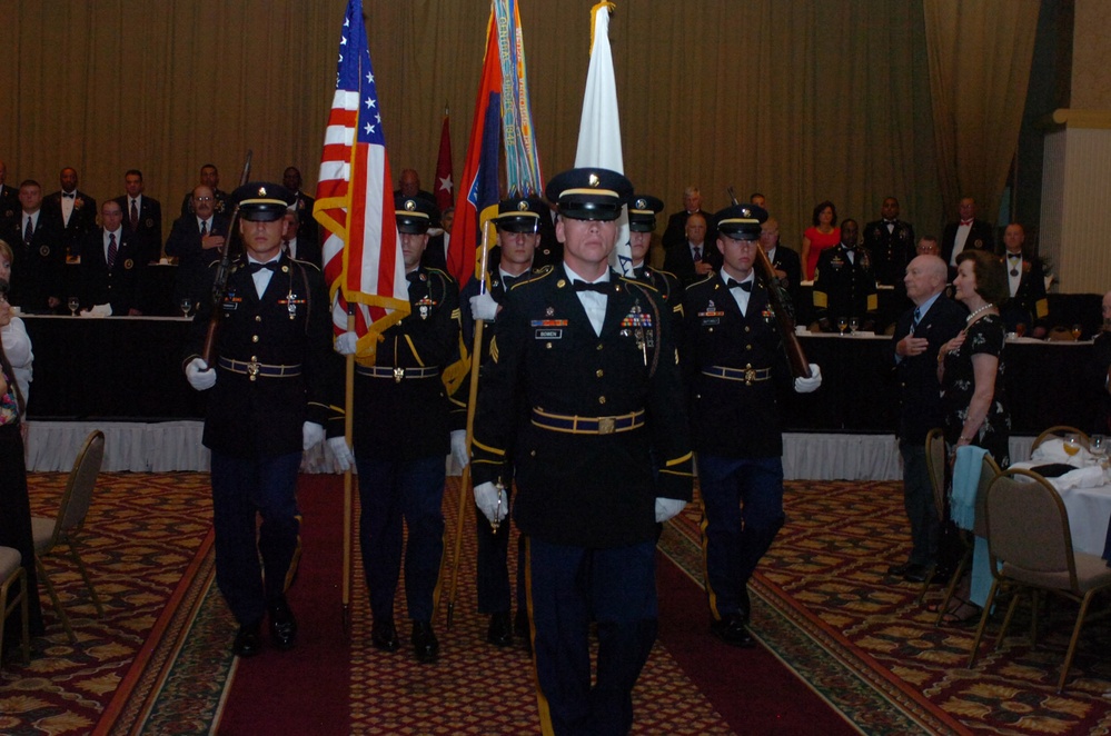 Generations of Paratroopers Come Together in St. Louis