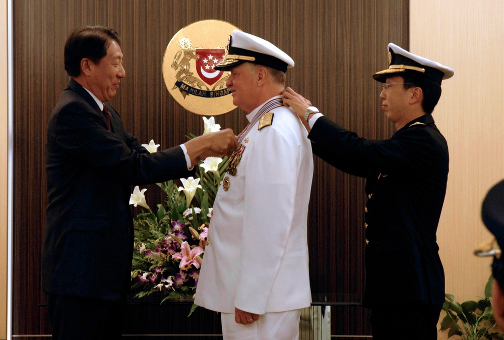 Chief of Naval Operations Receives Meritorious Service Medal