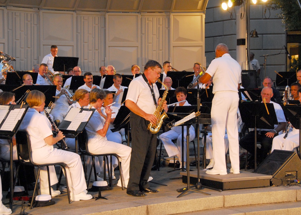 U.S. Navy Band Washington Holds Annual Alumni Concert