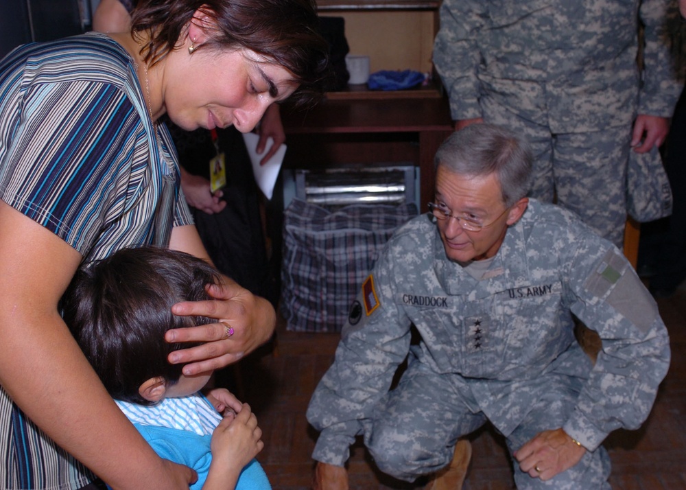 U.S. officials visit Georgia citizens, examine humanitarian efforts