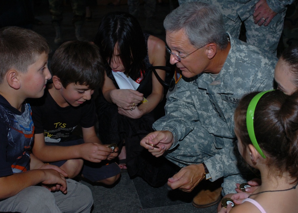 U.S. officials visit Georgia citizens, examine humanitarian efforts