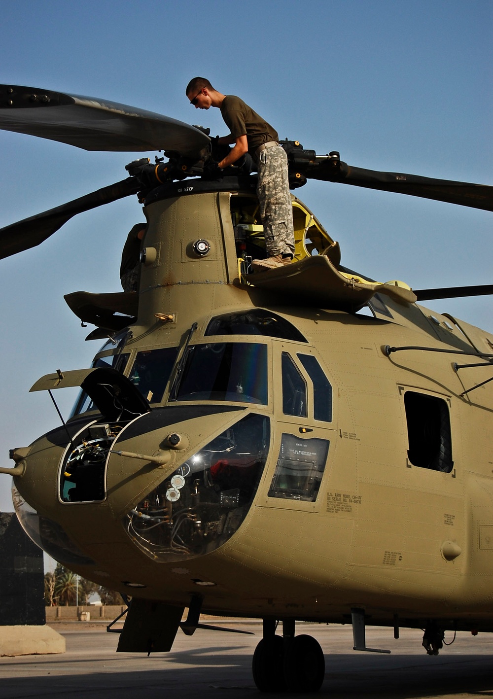 New CH-47F Chinook - 4th Inf. Div. combat tested, approved in Iraq