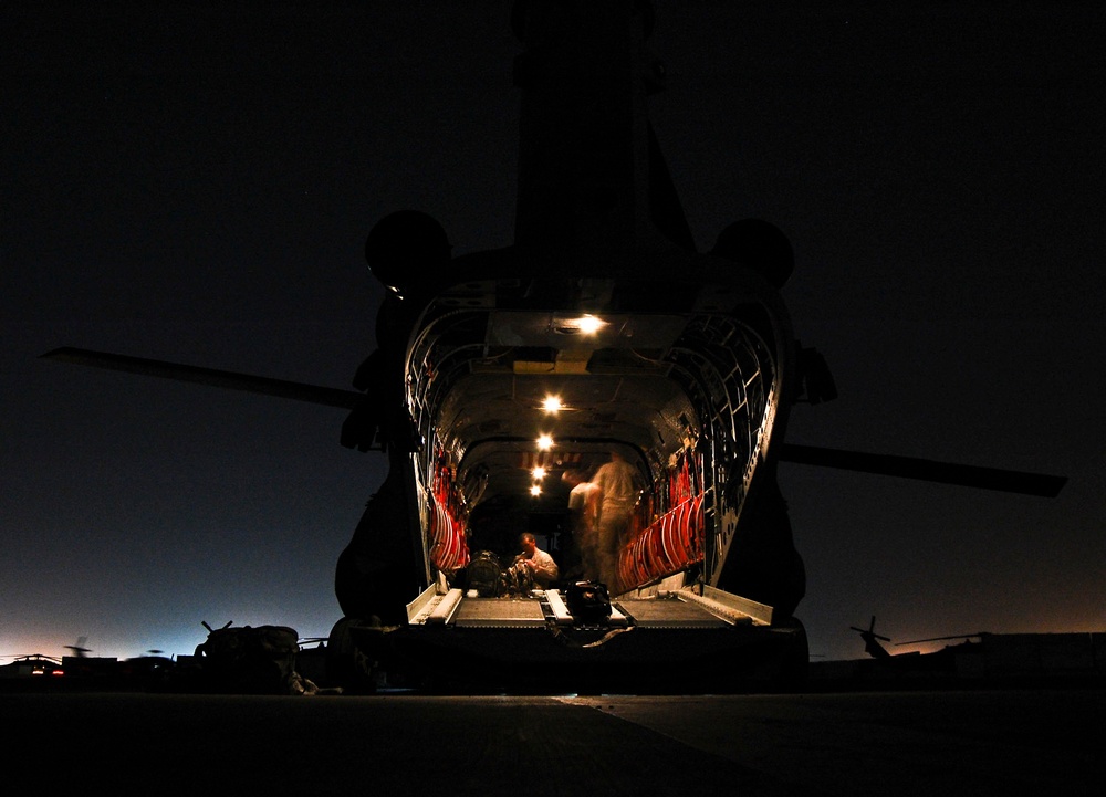 New CH-47F Chinook - 4th Inf. Div. combat tested, approved in Iraq