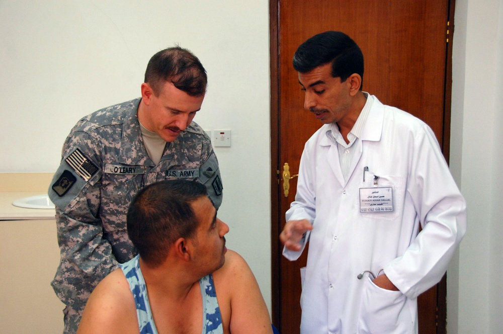 Iraqi Citizen Come out for the Combined Medical Engagement