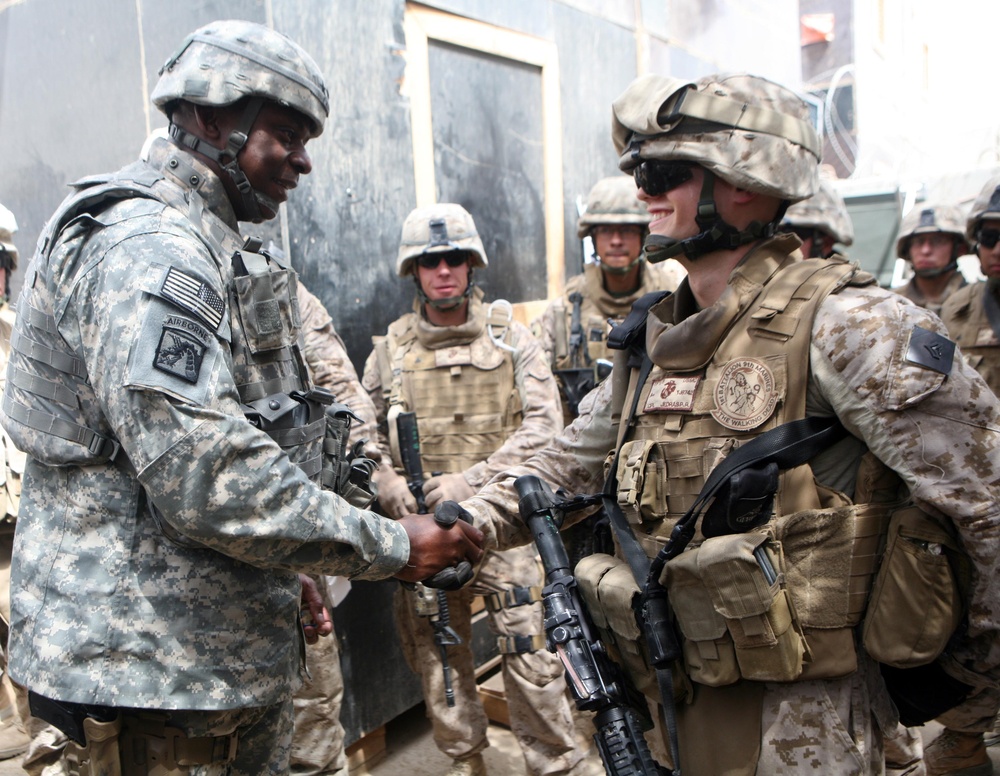 Multi-National Corps-Iraq Commander visits troops in Ramadi